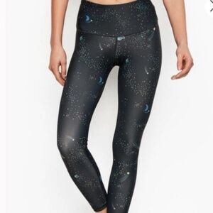 Victoria’s Secret leggings